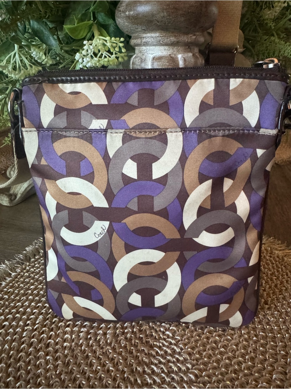 LIKE NEW - Coach Signature Crossbody Bag Calling all Purple Lovers - Picture 3 of 8